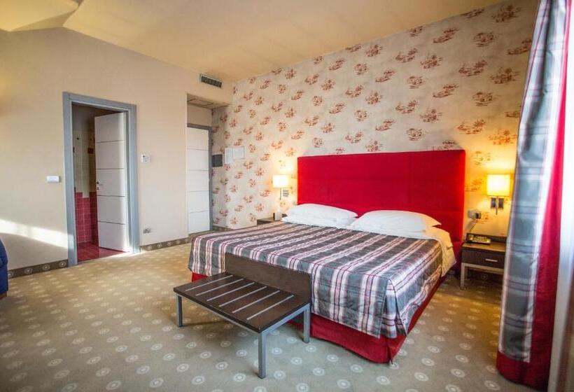 חדר סופריור, Fortyfive