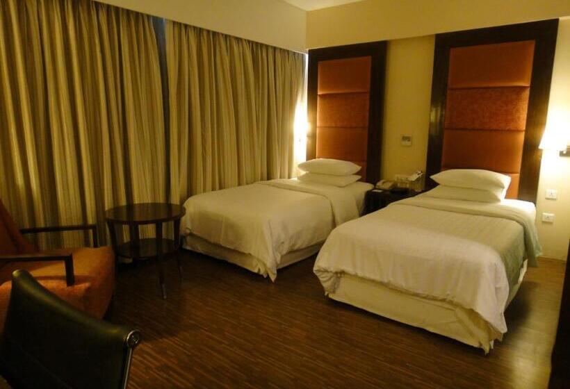 Номер Superior, Four Points By Sheraton Ahmedabad