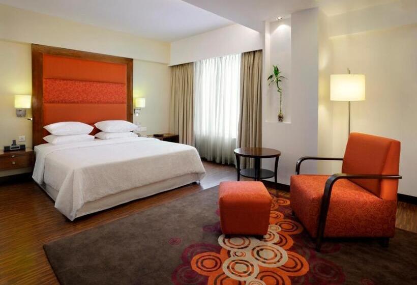 Люкс, Four Points By Sheraton Ahmedabad