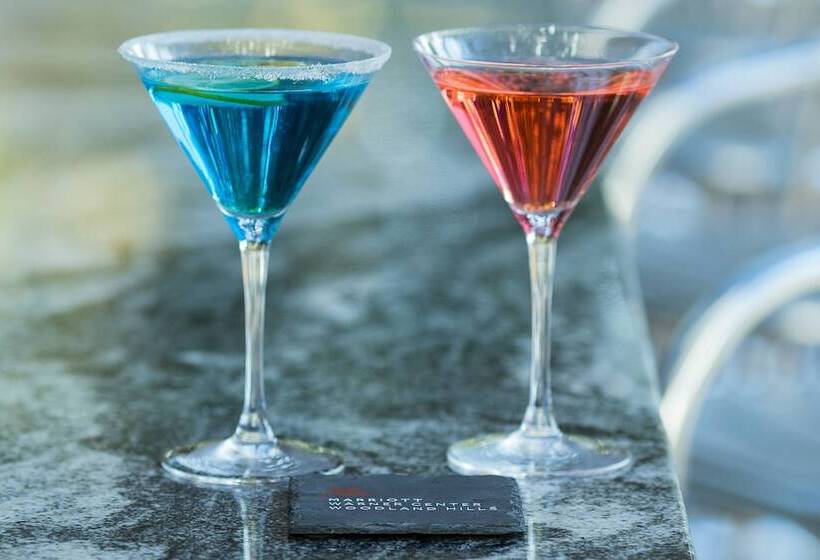 Номер Deluxe, Four Points By Sheraton Ahmedabad