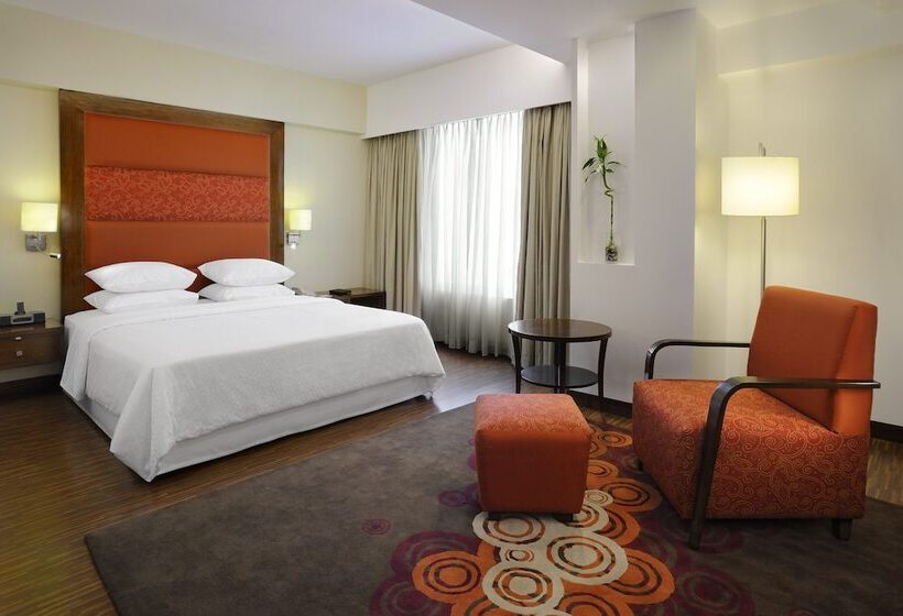 Люкс, Four Points By Sheraton Ahmedabad