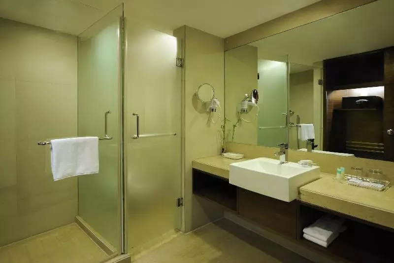 キングサイズベッドのデラックスルーム, Four Points By Sheraton Ahmedabad
