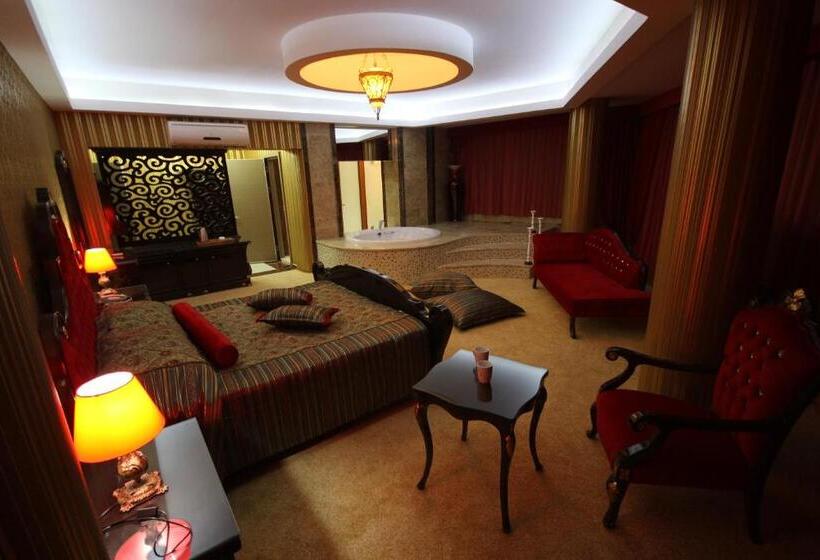 Suite, Grand Corner Boutique