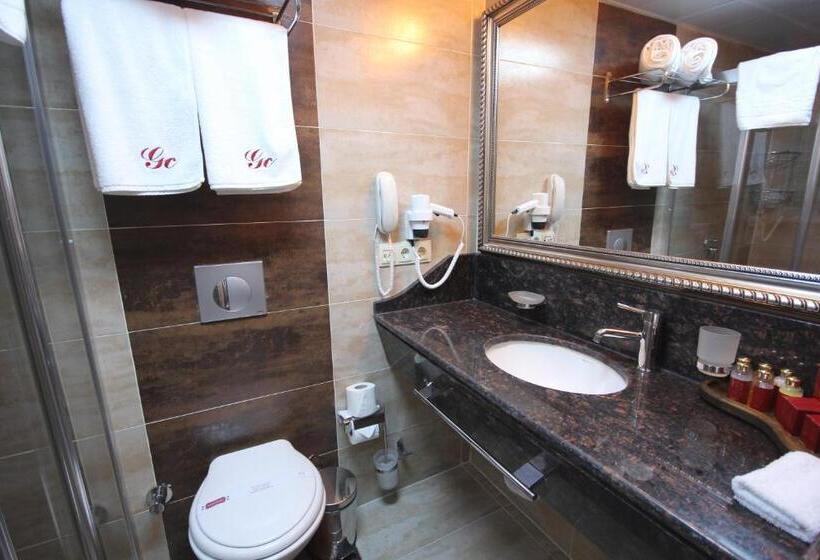 Habitació Triple Estàndard, Grand Corner Boutique