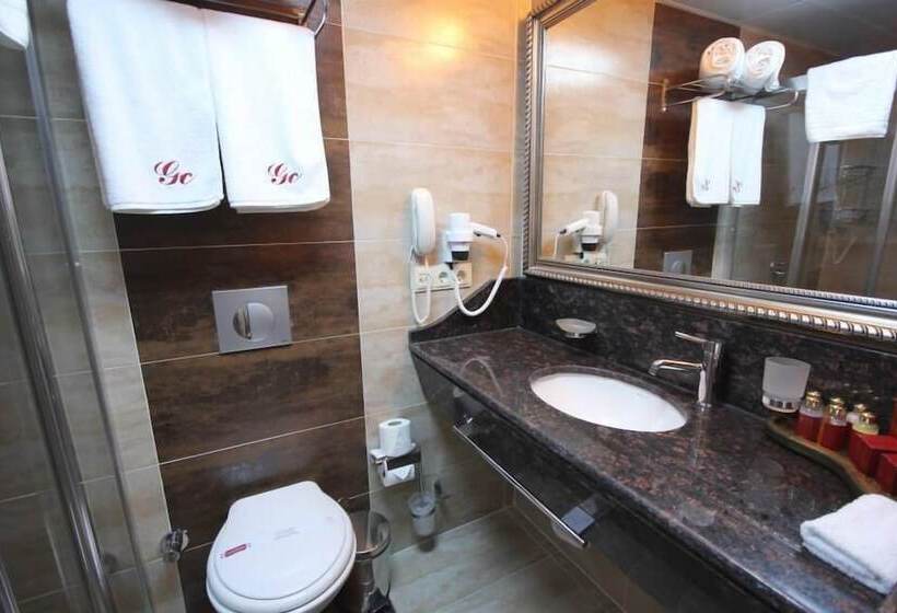 اتاق استاندارد سه نفره, Grand Corner Boutique
