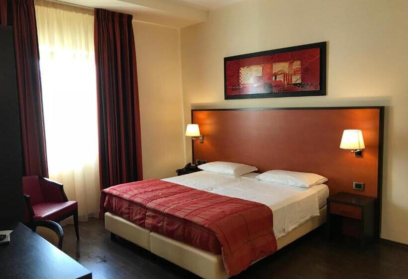 اتاق استاندارد, Gullo