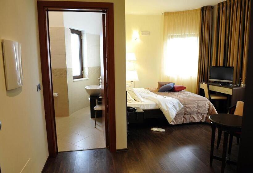 سوییت جونیور, Gullo