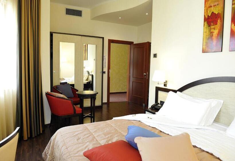 سوییت جونیور, Gullo