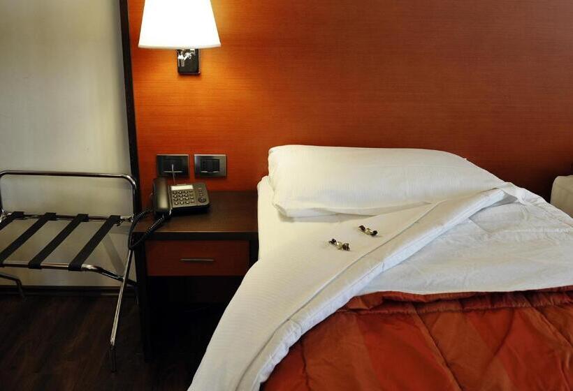 اتاق اکونومی, Gullo