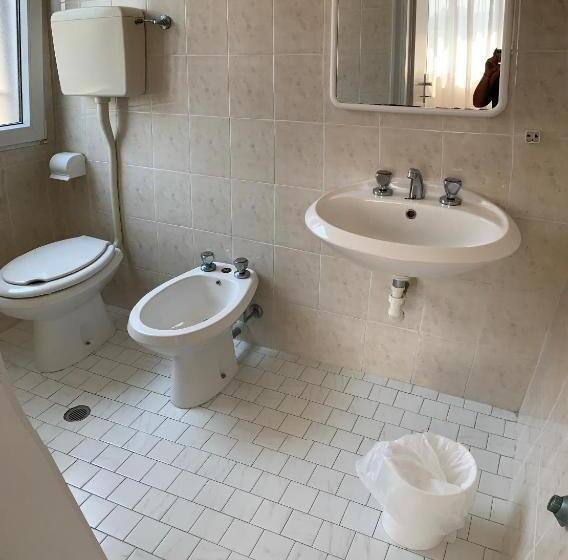 اتاق استاندارد چهار تخته, Laika