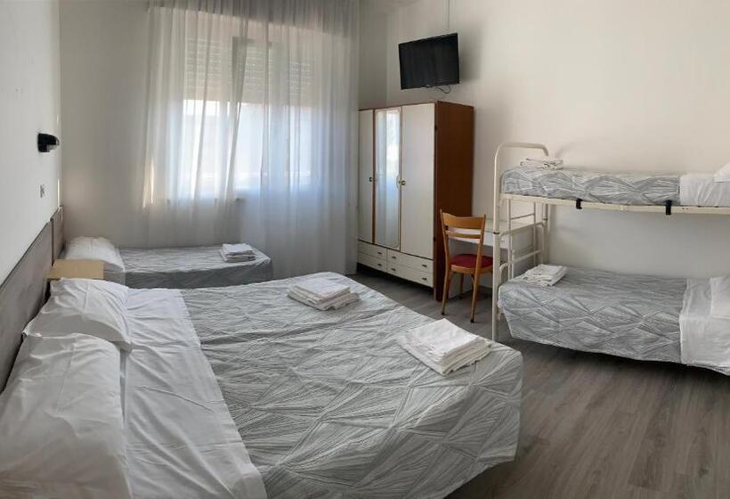 اتاق استاندارد چهار تخته, Laika