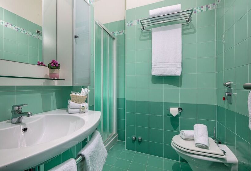 컴포트 트리플 룸, Medusa Splendid