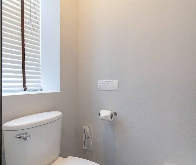 اتاق استاندارد, Metz Pratunam