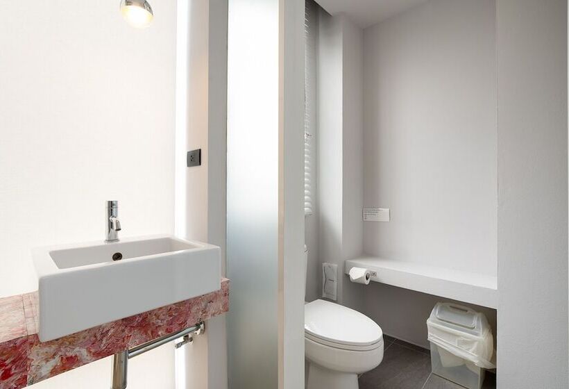 اتاق استاندارد, Metz Pratunam