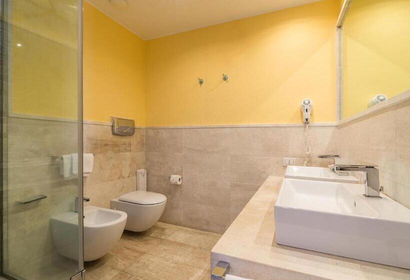 Люкс с Террасой, Nic