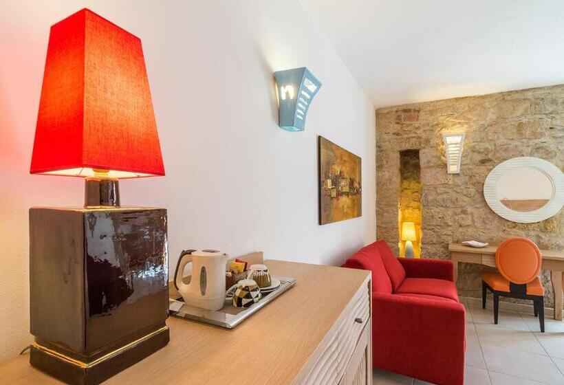 Семейный Номер, Nic