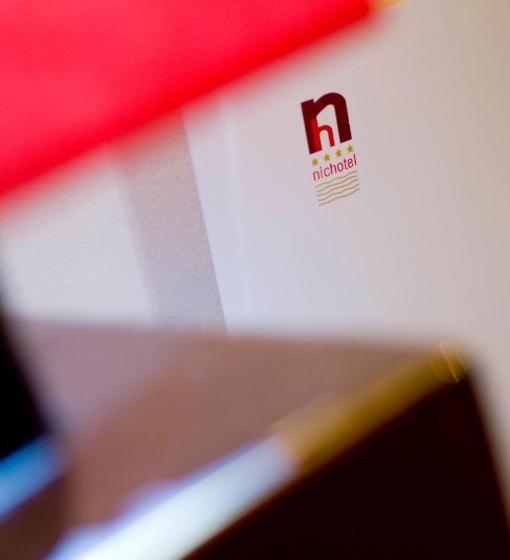 Семейный Номер, Nic