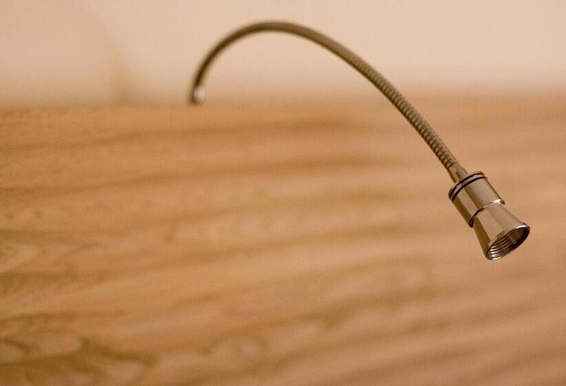 Номер Economy, Nic