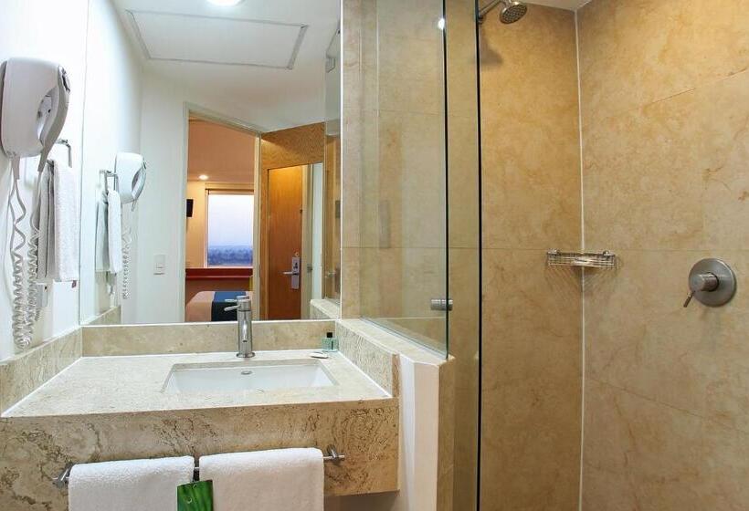 Номер Superior, One Queretaro Aeropuerto