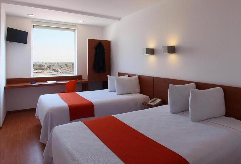 Номер Superior, One Queretaro Aeropuerto
