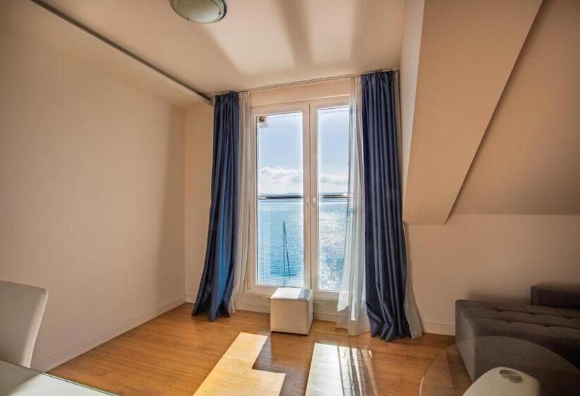 סוויטה נוף לים, Pleter