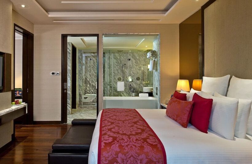 스위트, Radisson Blu Jaipur