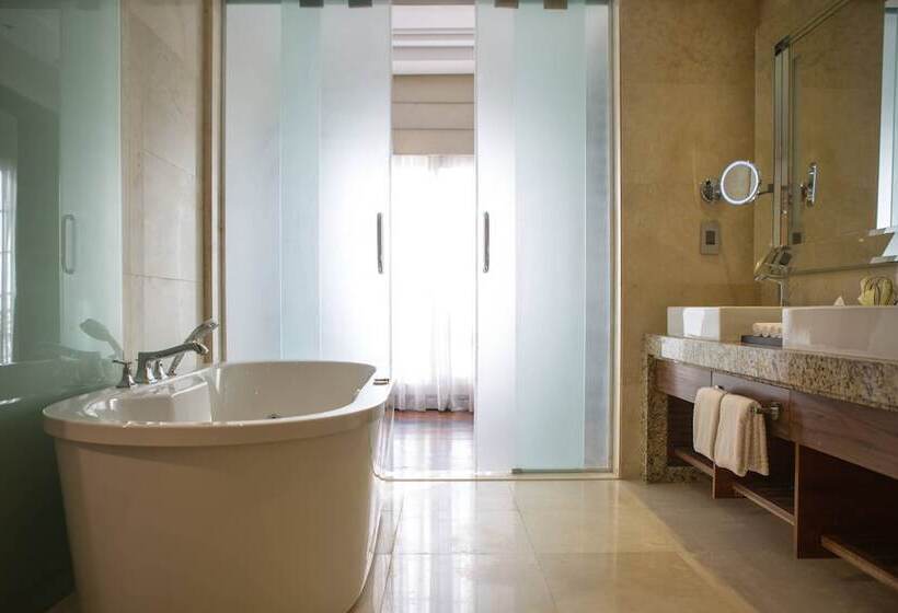 سوئیت پرزیدنت, Renaissance Cairo Mirage City