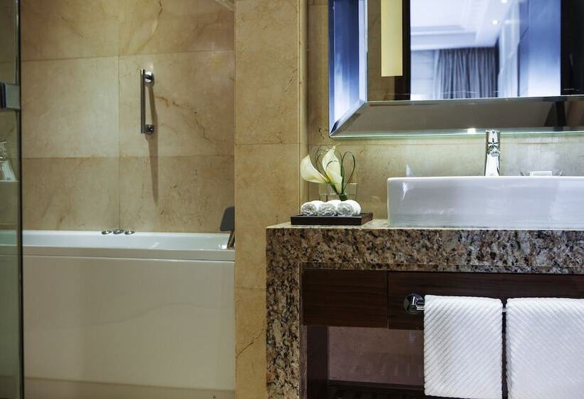 اتاق لوکس با تخت بزرگ, Renaissance Cairo Mirage City