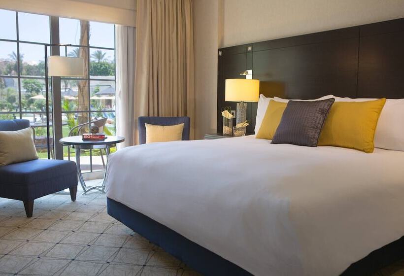 اتاق لوکس با تخت بزرگ, Renaissance Cairo Mirage City