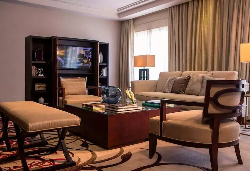 سوئیت اجرایی با تخت کینگ, Renaissance Cairo Mirage City