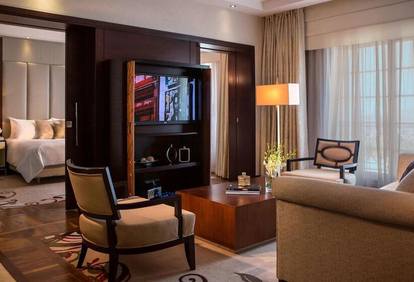 سوئیت اجرایی با تخت کینگ, Renaissance Cairo Mirage City