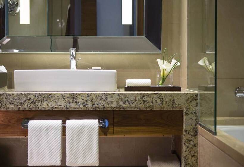 اتاق لوکس با تخت بزرگ, Renaissance Cairo Mirage City