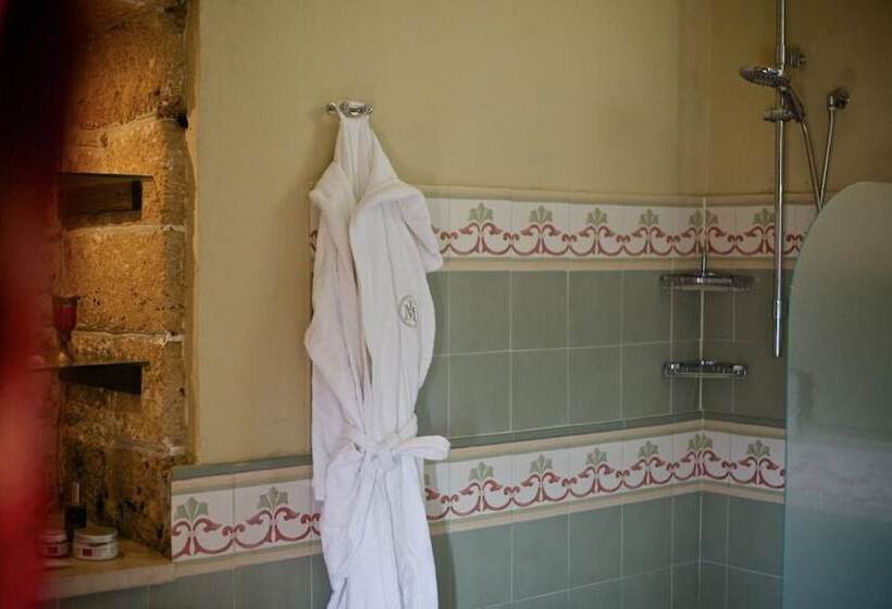 سوییت, Tenuta Monacelli Lecce