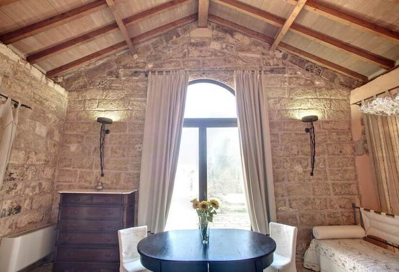 سوییت, Tenuta Monacelli Lecce