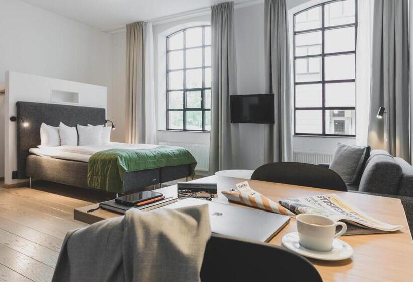 标准工作室, The More Hotel Lund
