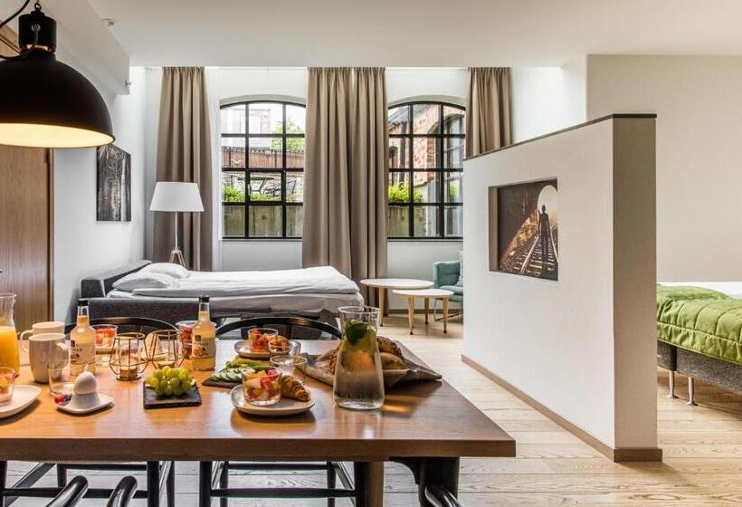 高级工作室, The More Hotel Lund