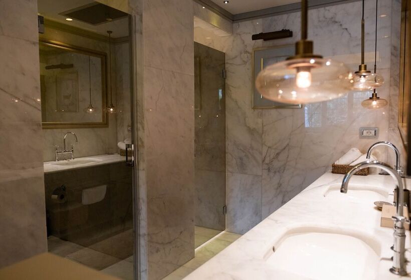 Люкс с Бассейном, Yacht Classic Hotel   Boutique Class