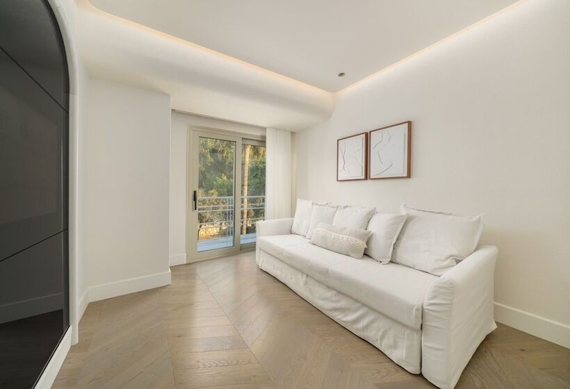 Полулюкс, Yacht Classic Hotel   Boutique Class