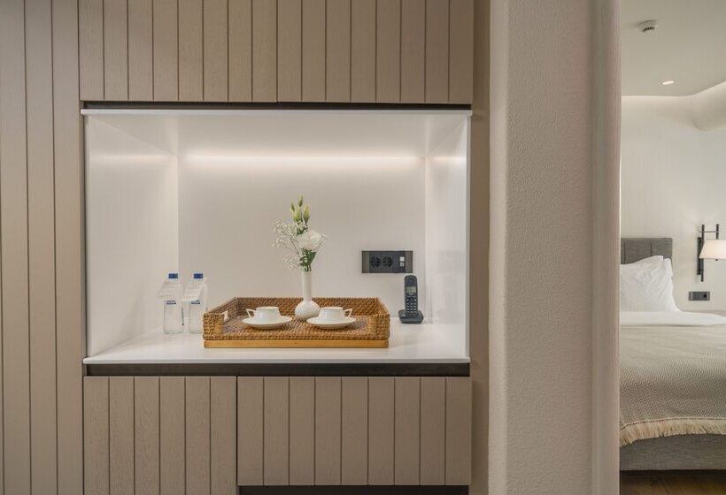 Полулюкс, Yacht Classic Hotel   Boutique Class