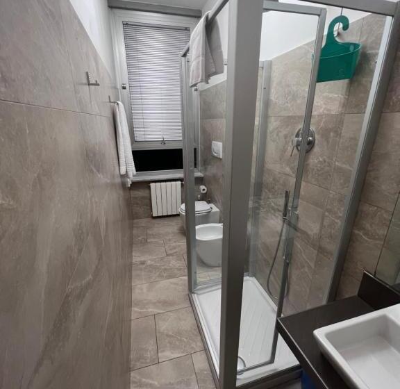 استودیوی استاندارد, Residence Star