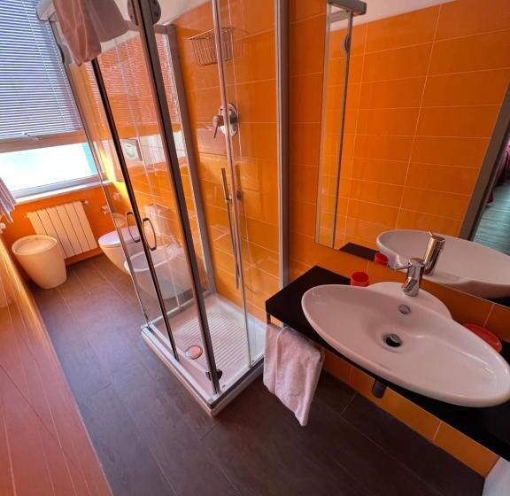 استودیوی استاندارد, Residence Star