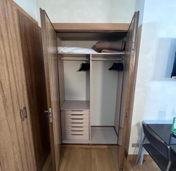 استودیوی استاندارد, Residence Star