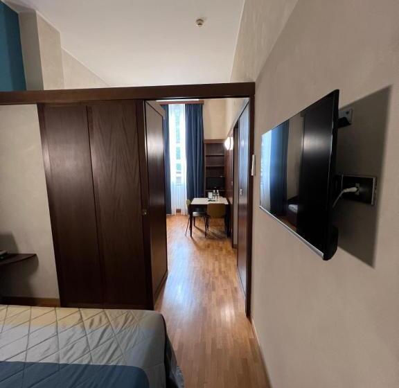 استودیوی سوپریور, Residence Star