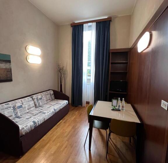 استودیوی سوپریور, Residence Star