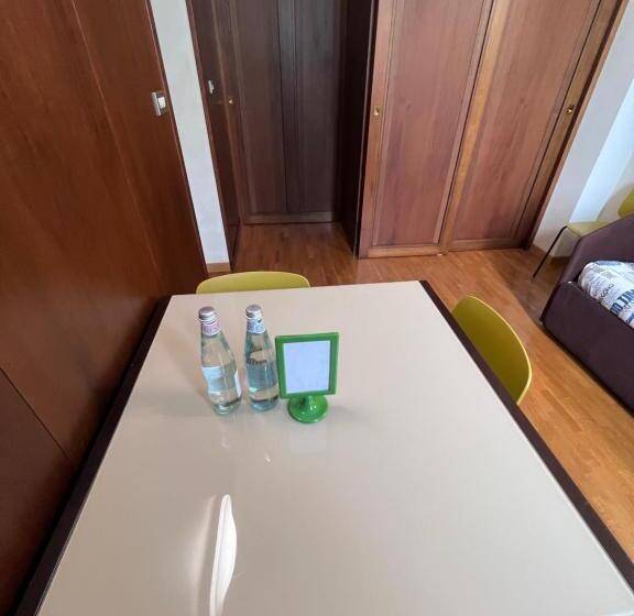 استودیوی سوپریور, Residence Star