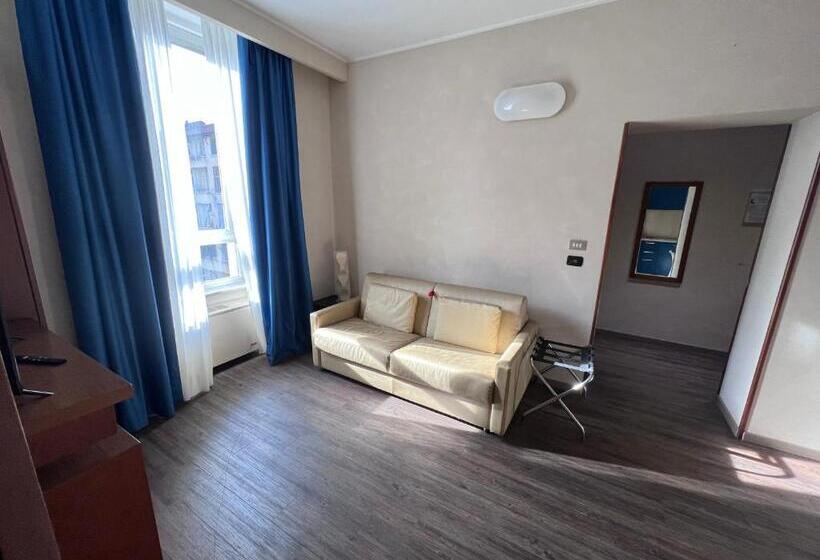 استودیوی لوکس, Residence Star