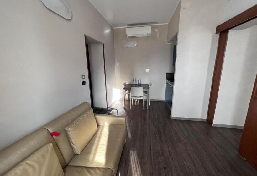 استودیوی لوکس, Residence Star