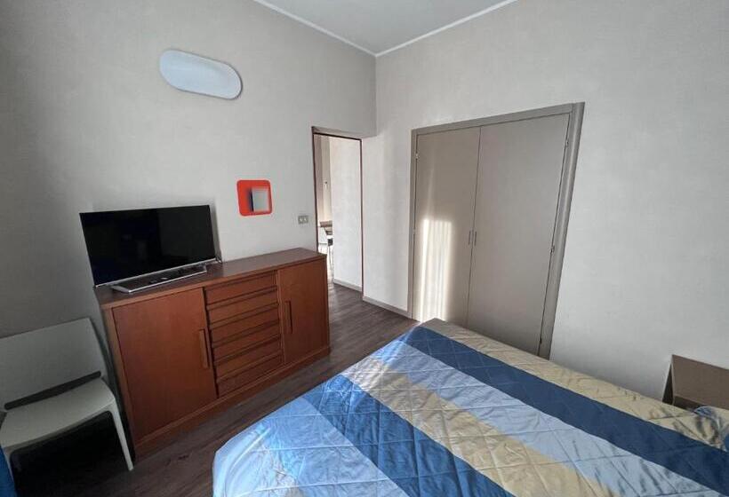 استودیوی لوکس, Residence Star