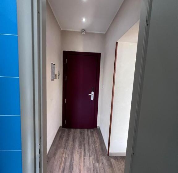 استودیوی لوکس, Residence Star