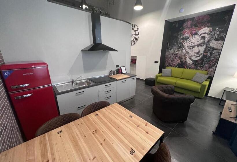 اتاق دوبلکس, Residence Star